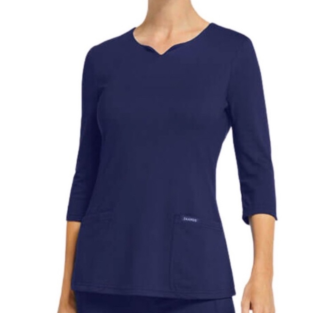 Jaanuu 3/4 scrub top